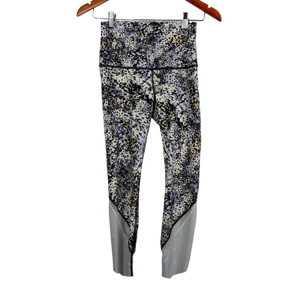 Lululemon Wunder Under Crop  Scallop Full-On Luxtreme 23"
Floral Size 6 - Picture 6 of 11